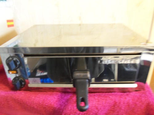 Table top pizza - table, oven